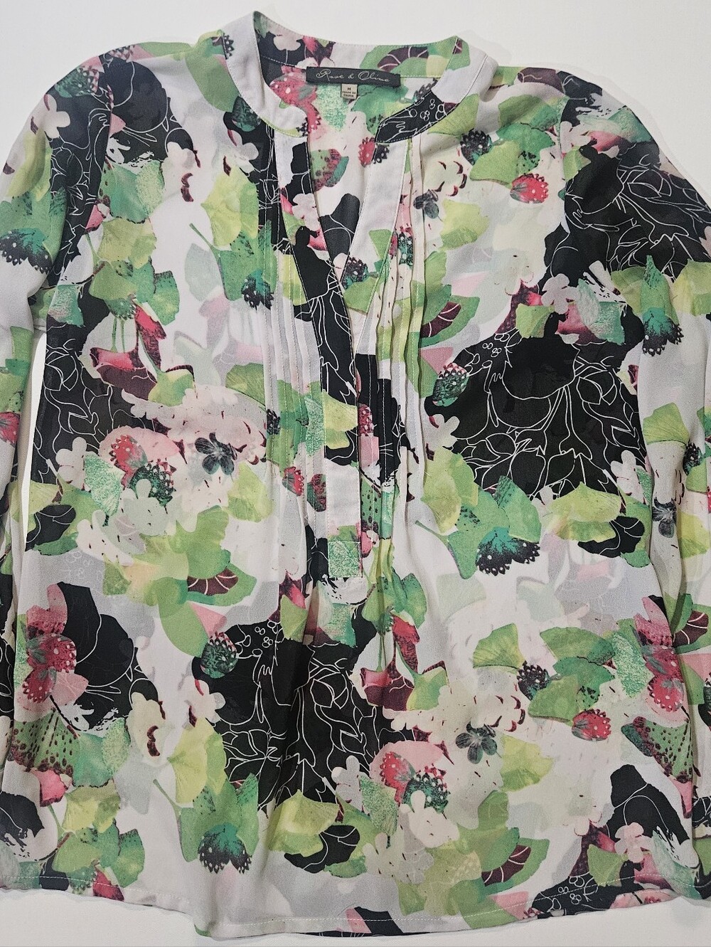 Rose & Olive Blouse Womens Medium Green Black Leafy Print Pleated Top